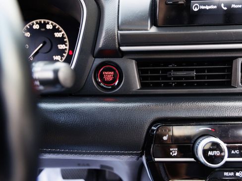 Used 2024 Honda Pilot Touring image 19