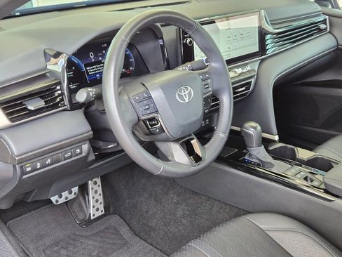 Used 2025 Toyota Camry XSE FWD image 10