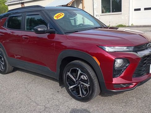Used 2023 Chevrolet TrailBlazer RS w/ Sun and Liftgate Package AWD/4WD image 1