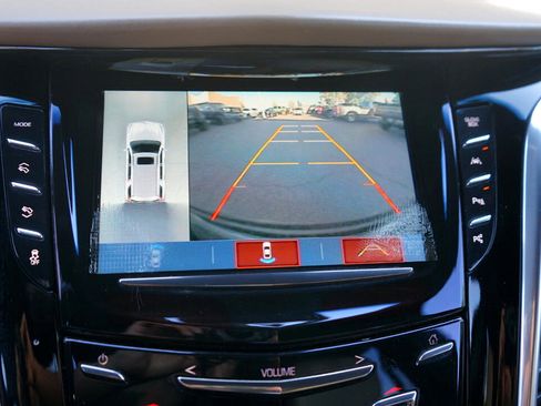 Used 2019 Cadillac Escalade Platinum image 17