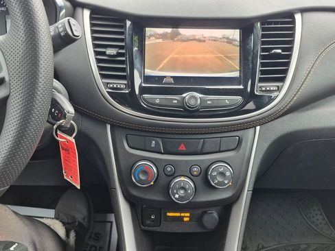 Used 2022 Chevrolet Trax LS w/ Tint and Cruise Package image 12