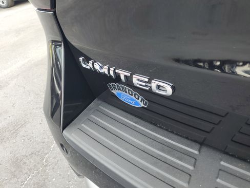 Used 2024 Ford Expedition Limited image 9