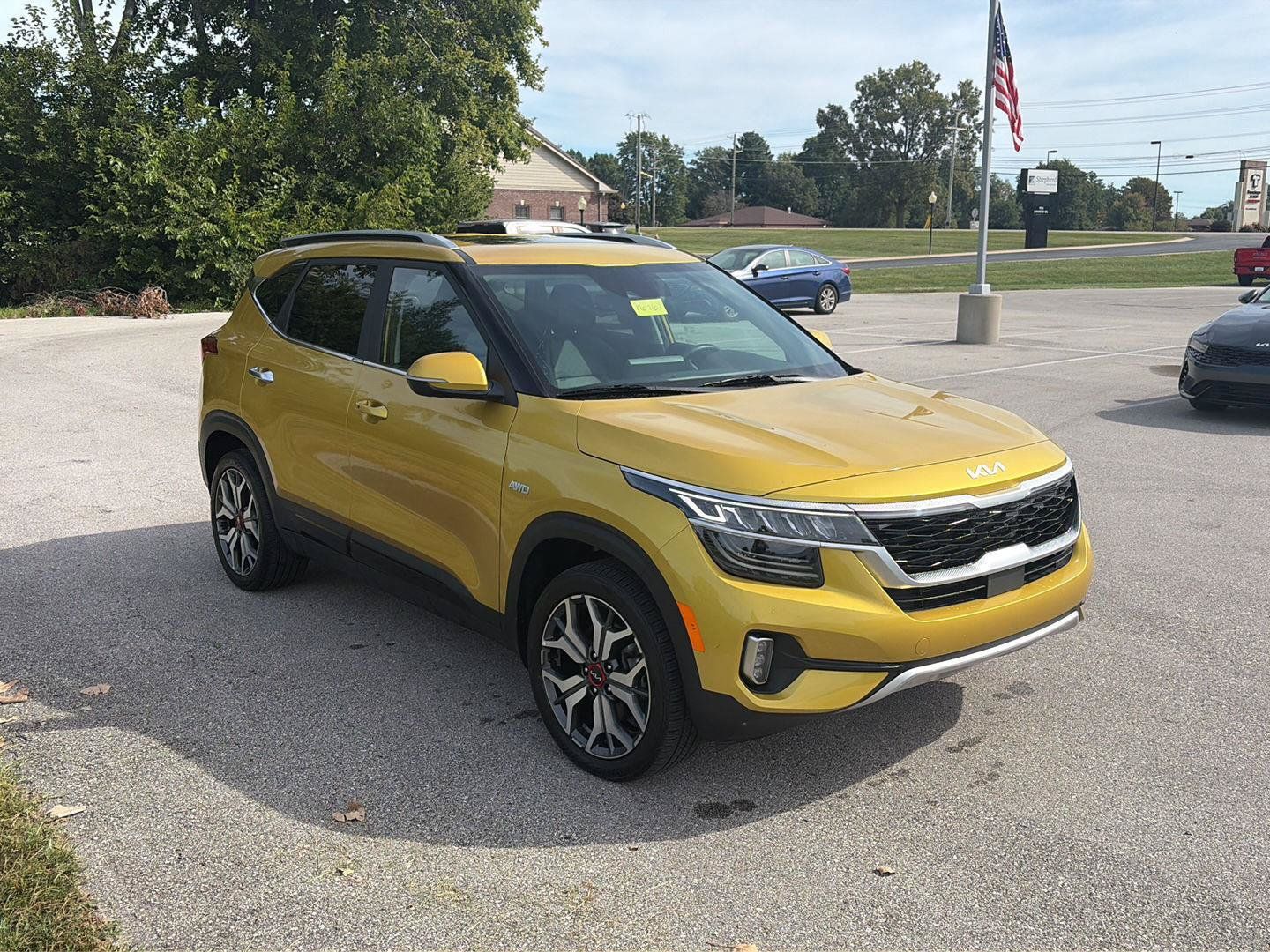 Used 2023 Kia Seltos SX w/ SX Sunroof Package AWD/4WD image 7