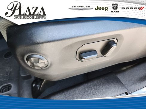 Certified 2024 Jeep Gladiator Mojave AWD/4WD image 20
