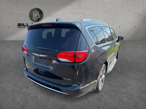 Used 2019 Chrysler Pacifica Limited w/ Tire & Wheel Group image 4