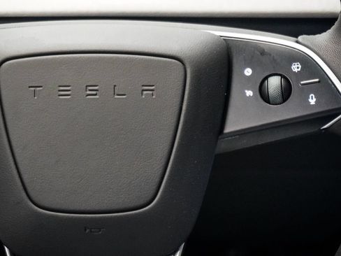 Used 2025 Tesla Model 3 Long Range AWD/4WD image 16