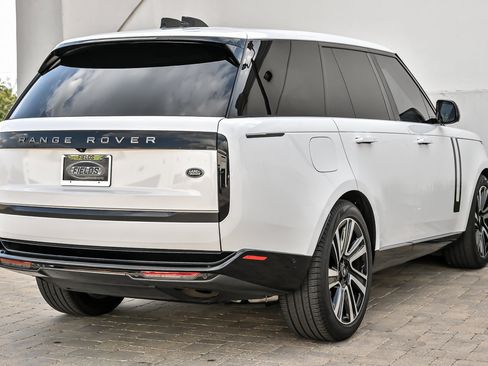 Used 2023 Land Rover Range Rover SE AWD/4WD image 16