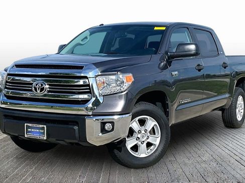 Used 2016 Toyota Tundra SR5 w/ SR5 Upgrade Package AWD/4WD image 3