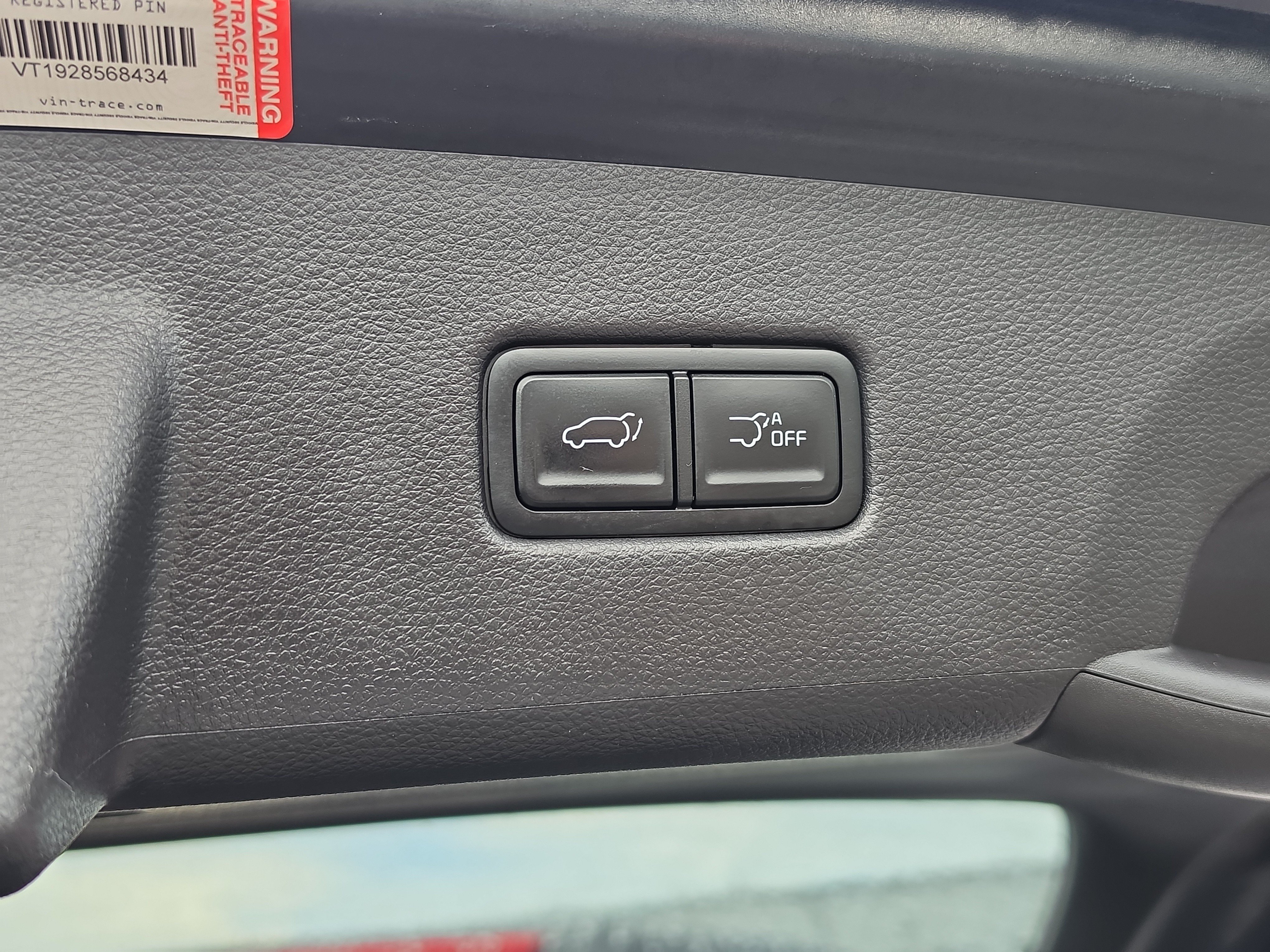 Certified 2024 Kia Carnival EX FWD image 11