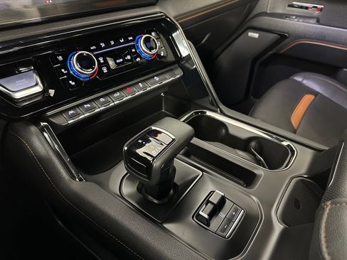 Used 2023 GMC Sierra 1500 AT4 w/ AT4 Premium Package image 17