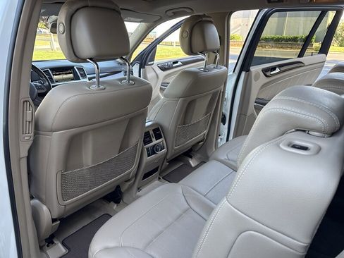 Used 2014 Mercedes-Benz GL 450 4MATIC image 25