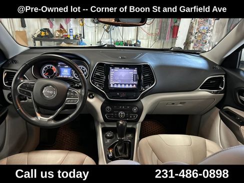 Used 2019 Jeep Cherokee Limited w/ Trailer Tow Group AWD/4WD image 18