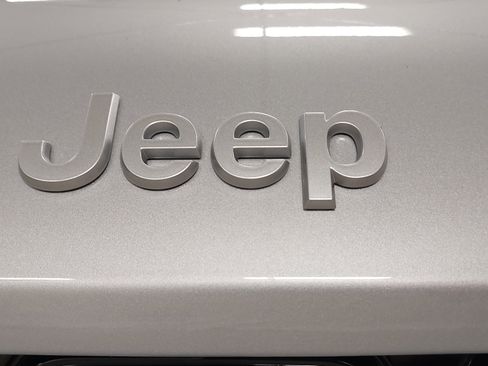 New 2025 Jeep Grand Cherokee L Limited w/ Luxury Tech Group II image 31