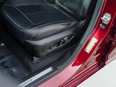 Used 2022 Jeep Grand Cherokee Overland image 11