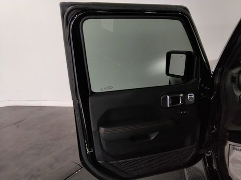 Used 2021 Jeep Gladiator Overland image 31