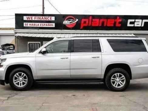 Used 2019 Chevrolet Suburban LT AWD/4WD image 21