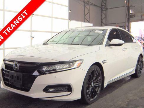 Used 2018 Honda Accord Touring image 1