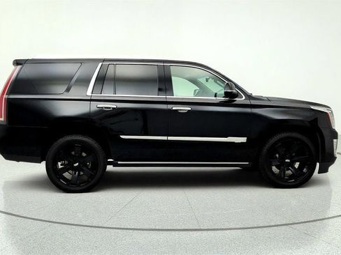 Used 2019 Cadillac Escalade Premium Luxury AWD/4WD image 4