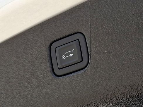 Used 2025 Chevrolet Blazer RS w/ Enhanced Convenience Package FWD image 32