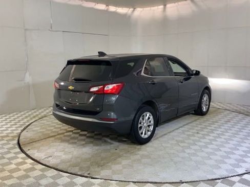 Used 2020 Chevrolet Equinox LT w/ Driver Convenience Package image 8