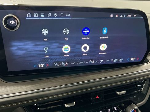Used 2025 Chevrolet Tahoe Premier AWD/4WD image 13