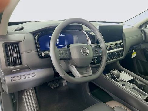 New 2026 Nissan Pathfinder Platinum image 7