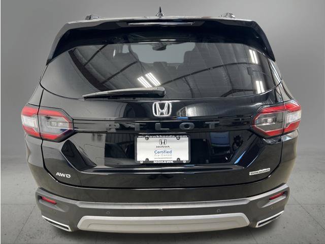 Certified 2025 Honda Pilot Touring image 5
