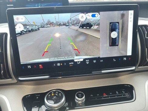 New 2025 Ford Expedition Active image 60