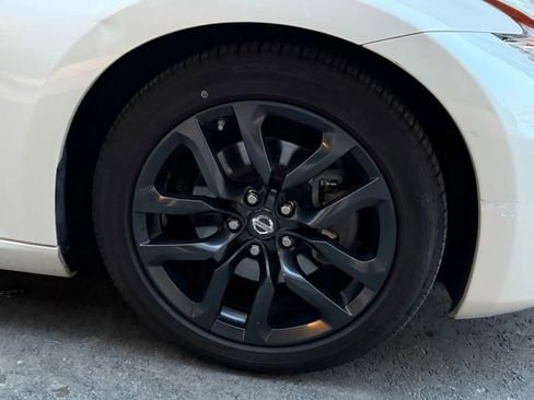 Used 2016 Nissan 370Z Coupe image 12