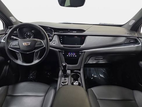 Certified 2024 Cadillac XT5 Premium Luxury w/ Technology Package FWD image 9