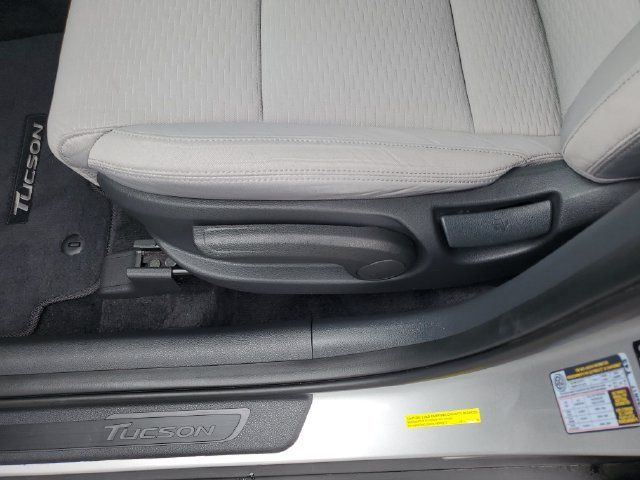 Used 2021 Hyundai Tucson SE FWD image 16