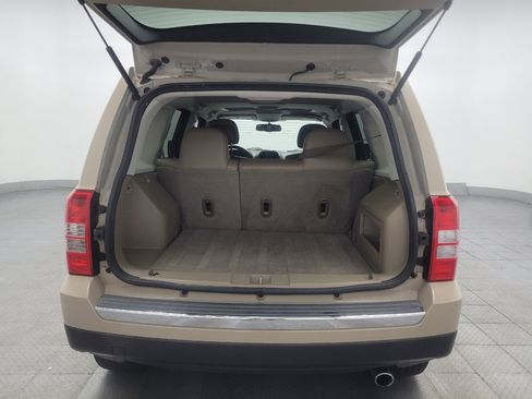 Used 2017 Jeep Patriot High Altitude FWD image 29