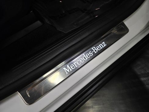 Used 2023 Mercedes-Benz EQE 500 4MATIC SUV w/ Exclusive Trim Package image 44
