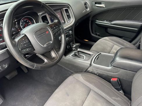 Used 2022 Dodge Charger SXT RWD image 4
