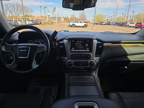 Used 2015 GMC Yukon Denali w/ Open Road Package image 12
