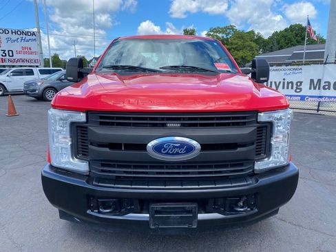 Used 2017 Ford F350 XL w/ Camper Package RWD image 6