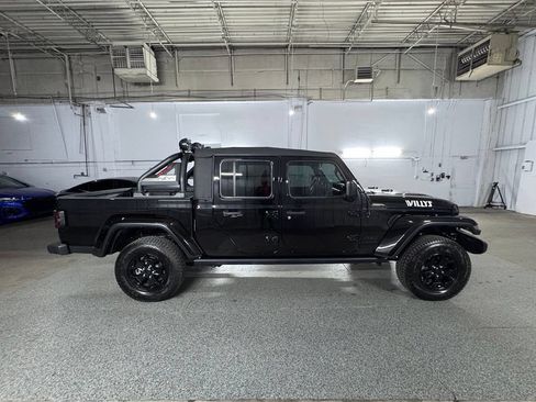 Used 2022 Jeep Gladiator Sport AWD/4WD image 8