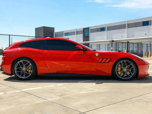 Used 2019 Ferrari GTC4Lusso T image 15