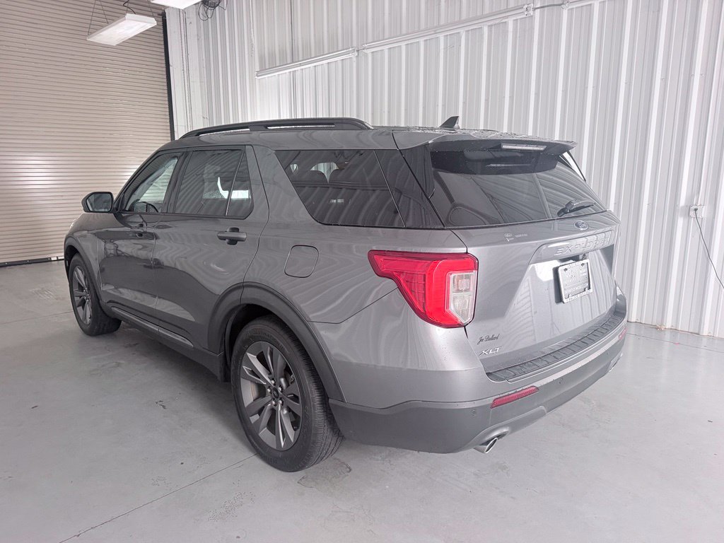 Used 2021 Ford Explorer XLT w/ Equipment Group 202A RWD image 7