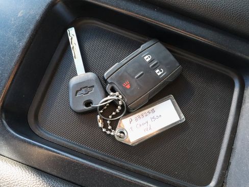 Used 2018 Chevrolet Silverado 1500 LT w/ Trailering Package image 31