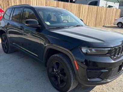 Used 2024 Jeep Grand Cherokee Altitude