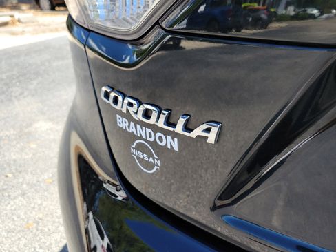 Used 2022 Toyota Corolla LE image 9