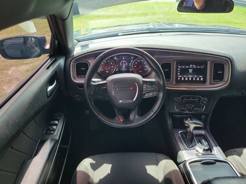 Used 2020 Dodge Charger SXT RWD image 11
