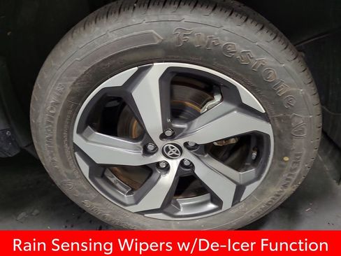 Used 2021 Toyota RAV4 SE image 10