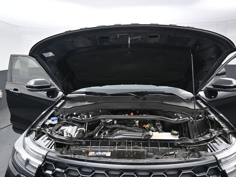 Used 2025 Ford Explorer ST-Line w/ ST-Line Street Pack image 40