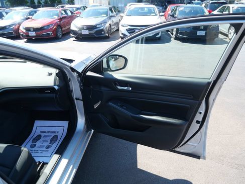 Used 2022 Nissan Altima 2.5 S FWD image 22