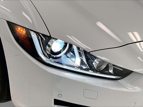 Used 2018 Jaguar XE Portfolio RWD image 27