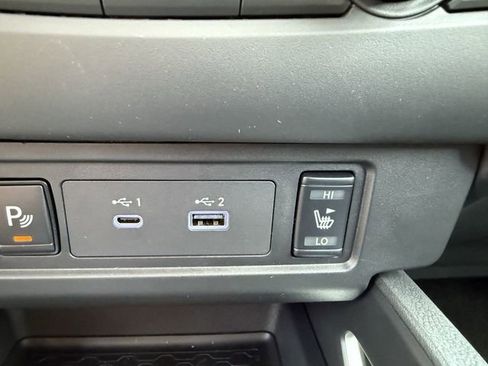 New 2025 Nissan Frontier SV w/ SV Convenience Package RWD image 7