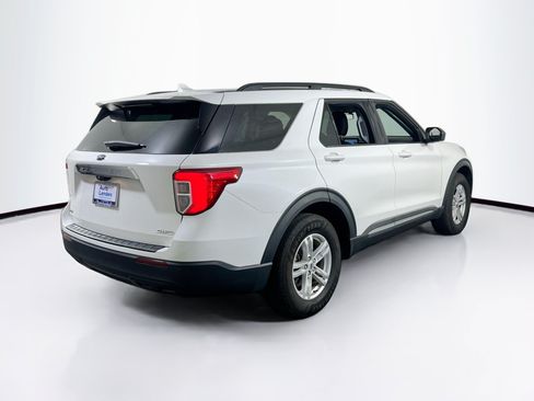 Used 2022 Ford Explorer XLT AWD/4WD image 5
