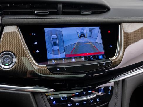 Certified 2025 Cadillac XT6 Premium Luxury w/ Platinum Package AWD/4WD image 33